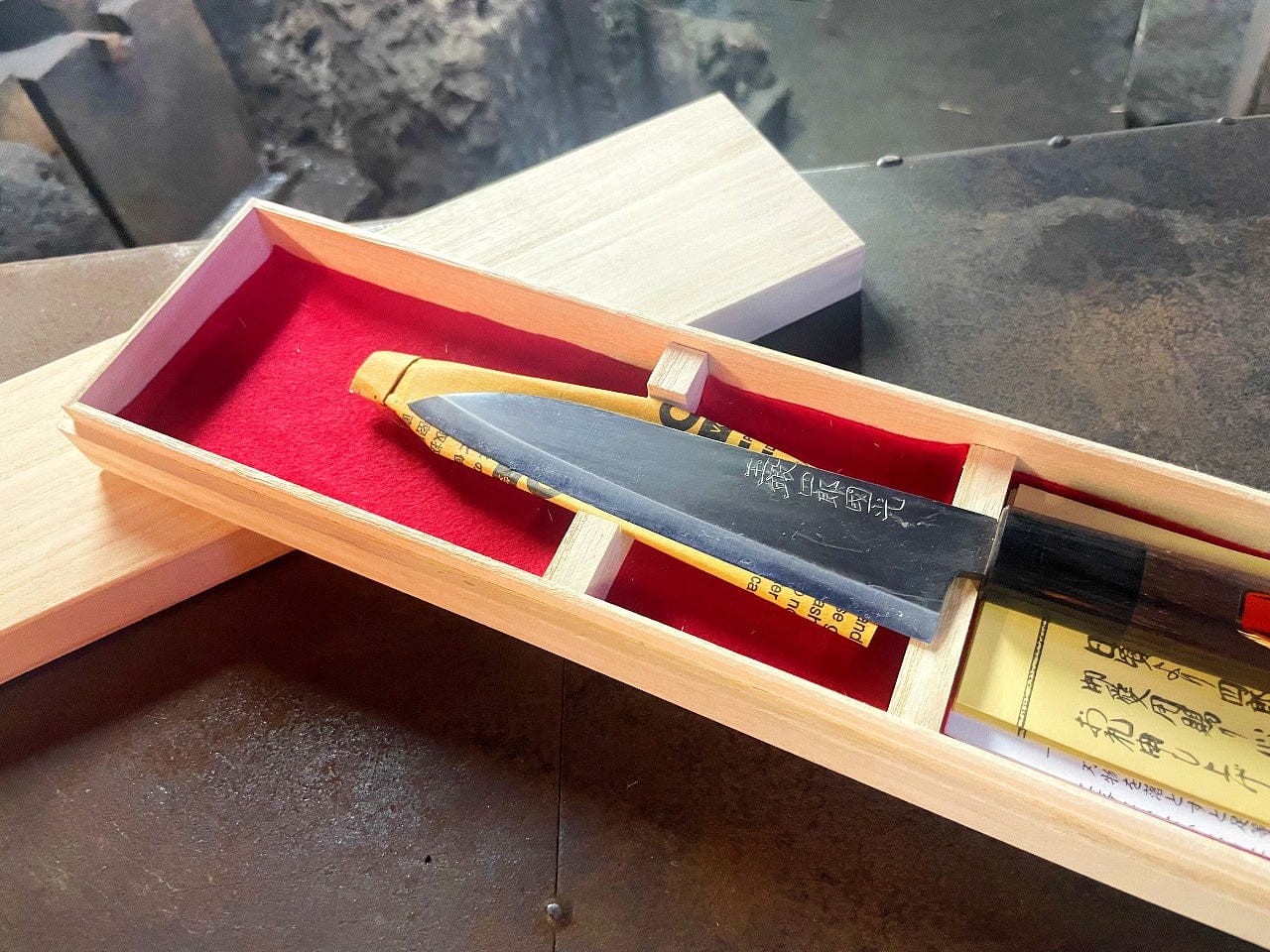 Tamahagane Yanagiba Knife & Sharpening Stone Japanese Food Craftsman Shop