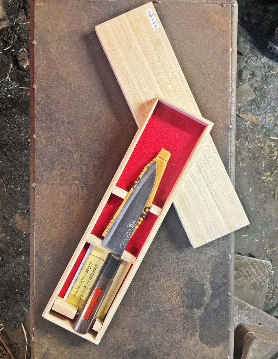 Tamahagane Yanagiba Knife & Sharpening Stone Japanese Food Craftsman Shop