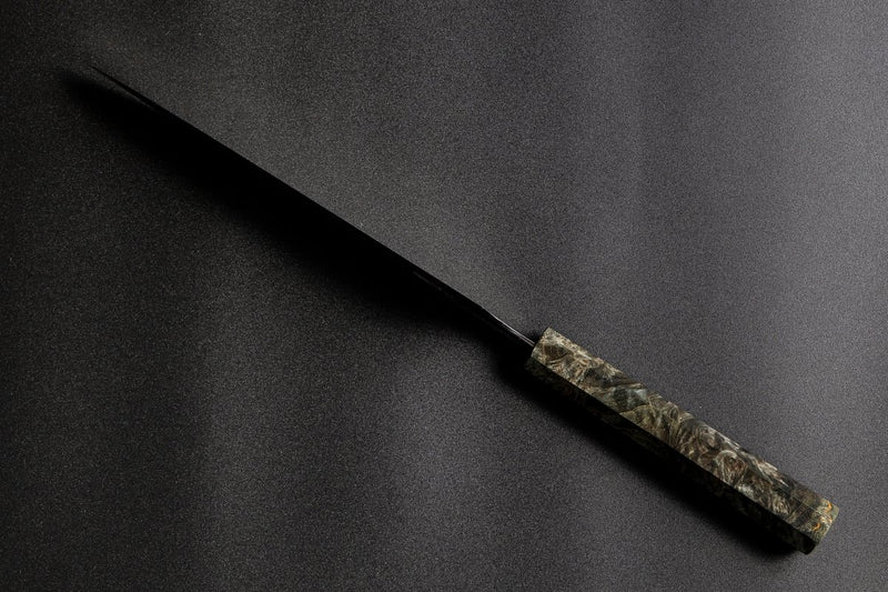 Omoi Kiritsuke Santoku Kitchen Knife 180mm crafted by Nenohi Cutlery showing blade thickness