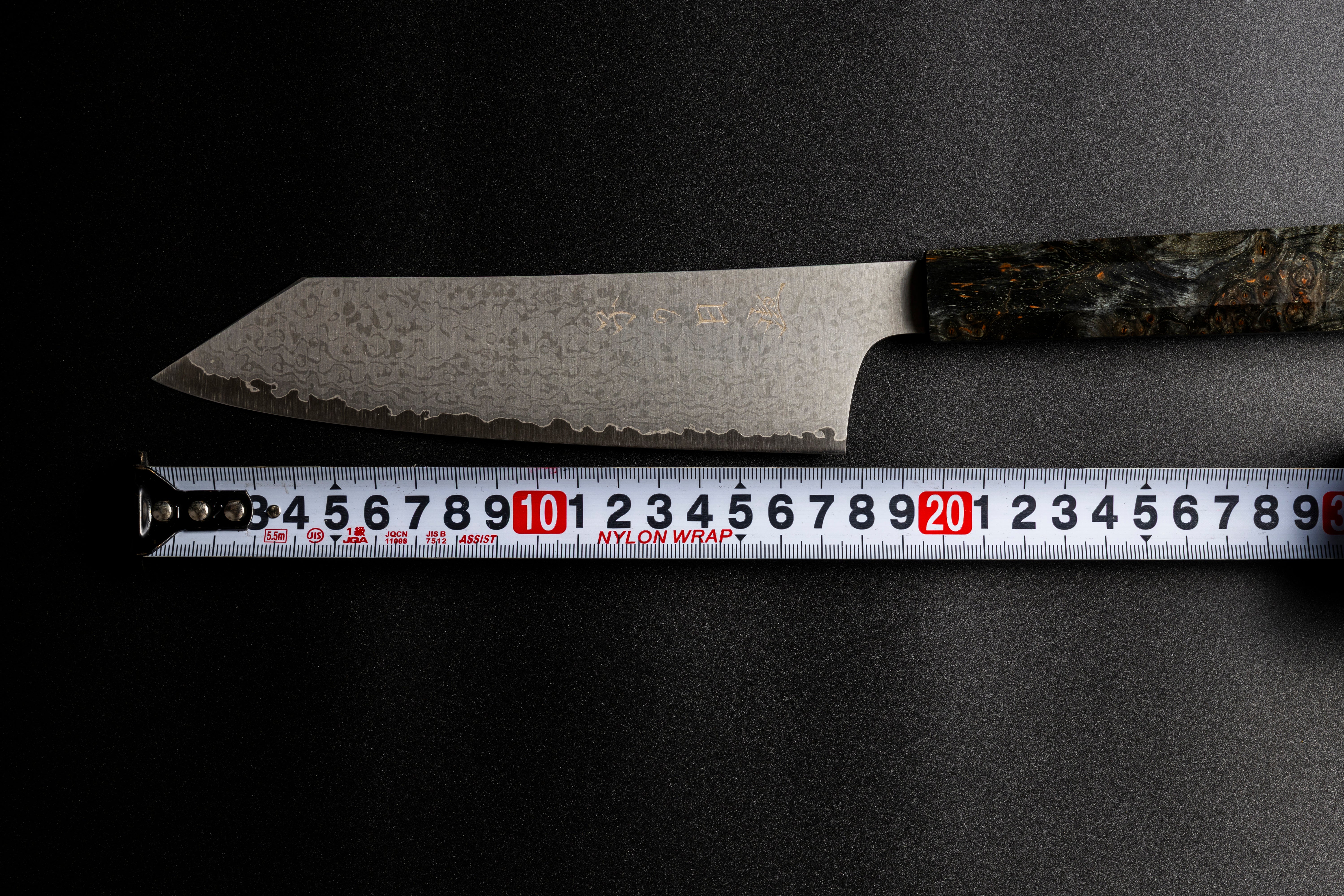 Omoi Kiritsuke Santoku 180mm (With Knife Sharpener)