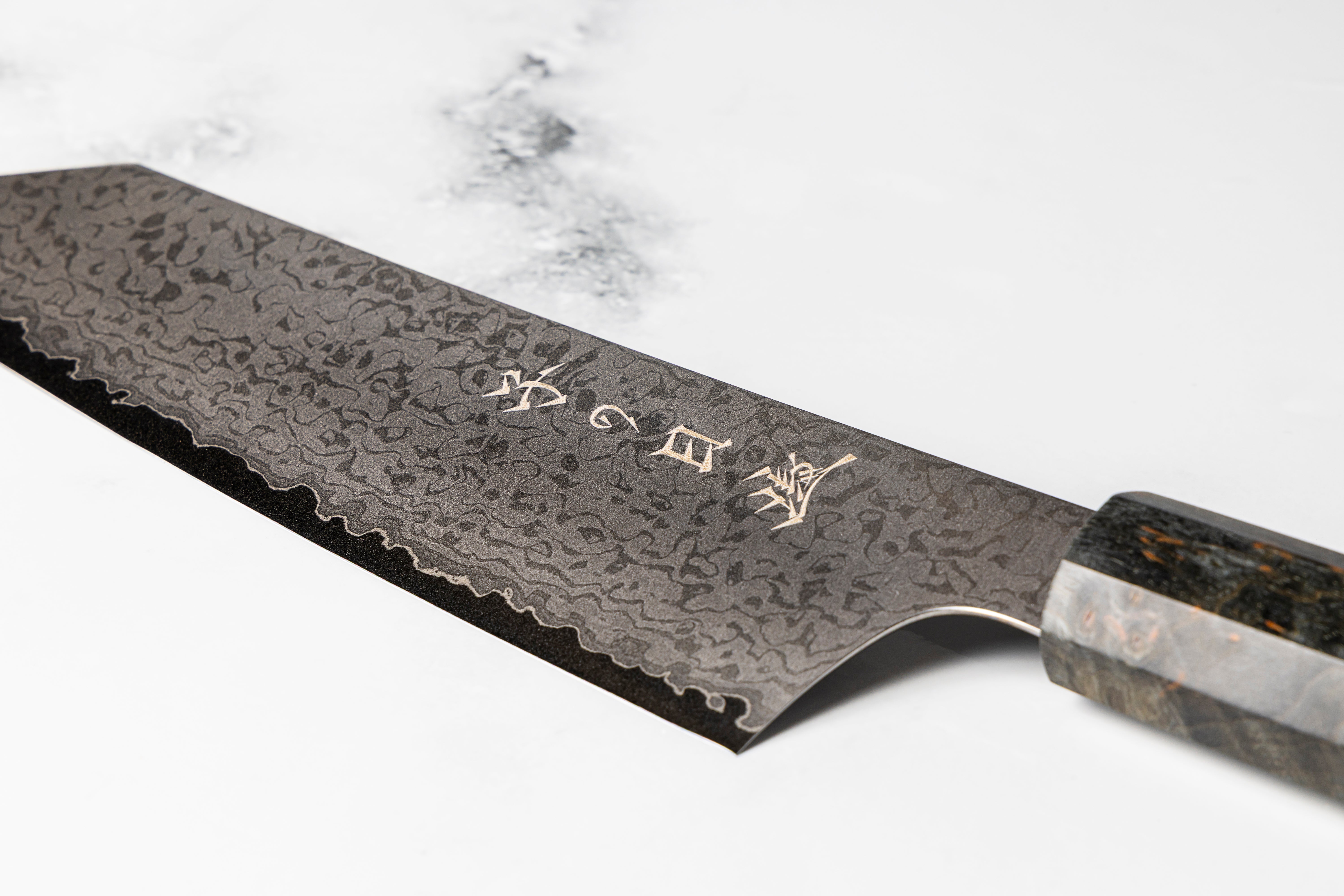 Omoi Kiritsuke Santoku 180mm (With Knife Sharpener)