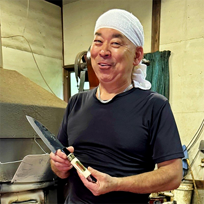 Portrait of Shigemitsu Hamono master artisan