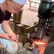 Shigemitsu Hamono crafting knives in their workshop.
