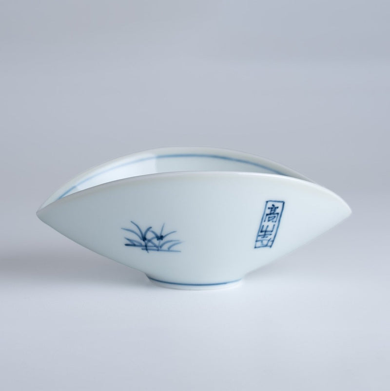Side rear view of Koenji Sugagasa Porcelain Appetizer Plate by Imari Togei
