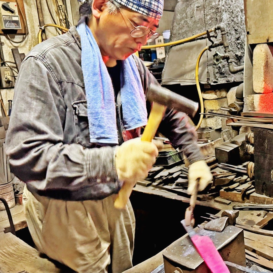 Yamawaki Hamono Kurouchi Santoku Knife 180mm - Japanese Food Craftsman Shop