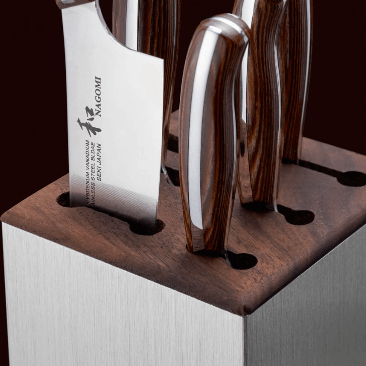 Closeup on knives in NAGOMI Knife Stand by Mitsuboshi Cutlery