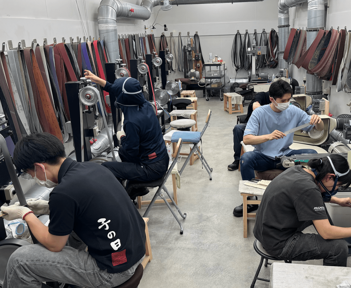 Omoi Gyuto 180mm (With Knife Sharpener) - Japanese Food Craftsman Shop